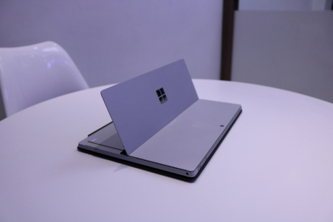 Surface Pro 4 ( i5/4GB/128GB ) + Type Cover 5